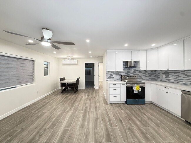 Foto del edificio - 18332 Elaine Ave