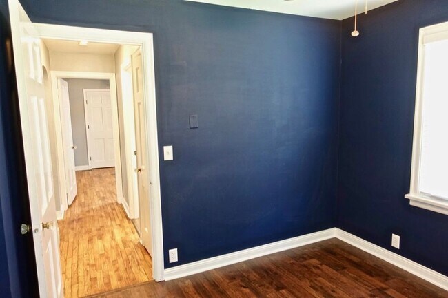 Foto del edificio - 2205 W Parkway Dr
