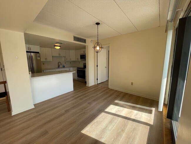 Foto del edificio - 85 Brainerd Rd