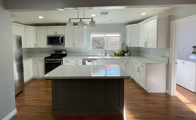 kitchen - 2325 Overland Ave