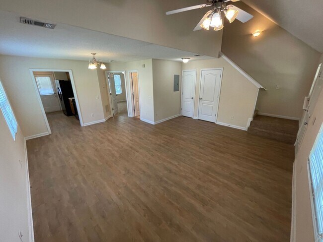 Building Photo - 441 Bridgewater Way