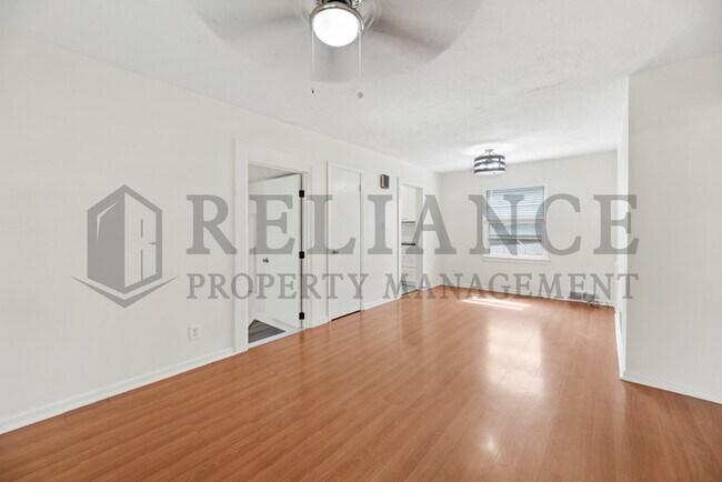 Foto del edificio - 1144 Prairie Park Rd