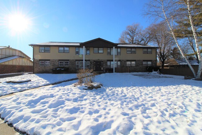 Building Photo - 6875 Kathleen Ct