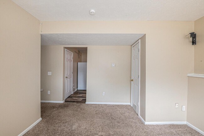 Foto del edificio - 4434 E Willoughby Rd