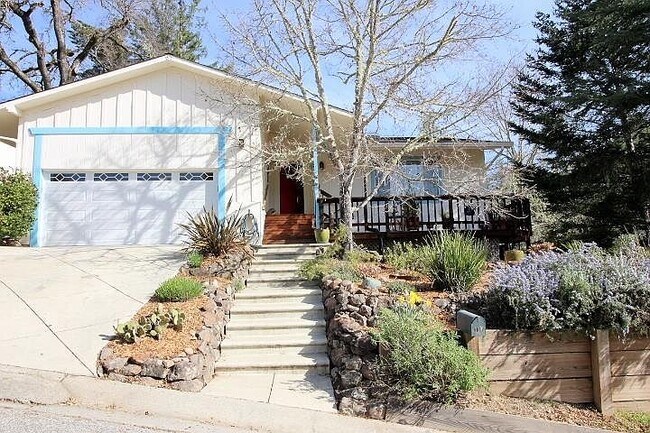 Photo - 110 Greenview Dr House