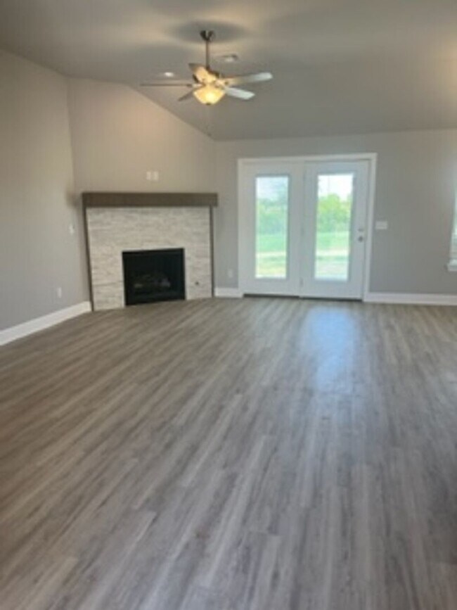 Building Photo - Newly Built!