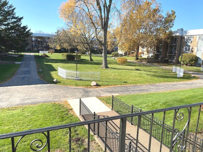 Foto del edificio - 1619 N Windsor Dr