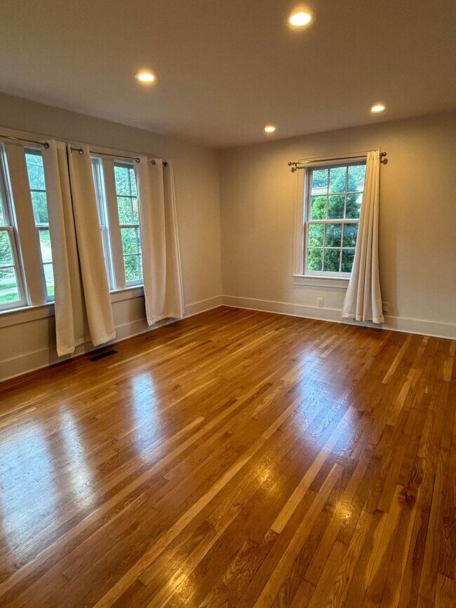 Foto del edificio - 1609 Linden Ave