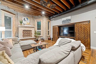 Building Photo - 2130 W Washington Blvd