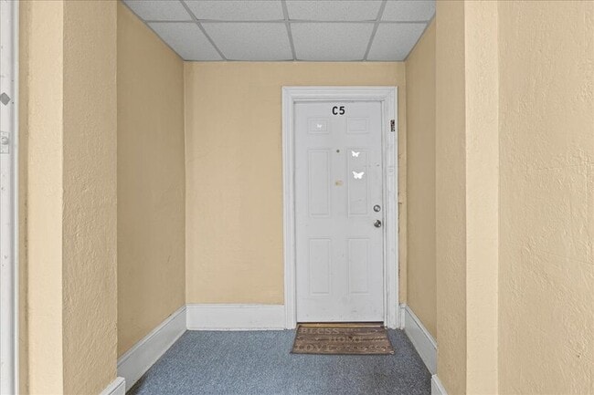 Building Photo - 33 S Iowa Ave