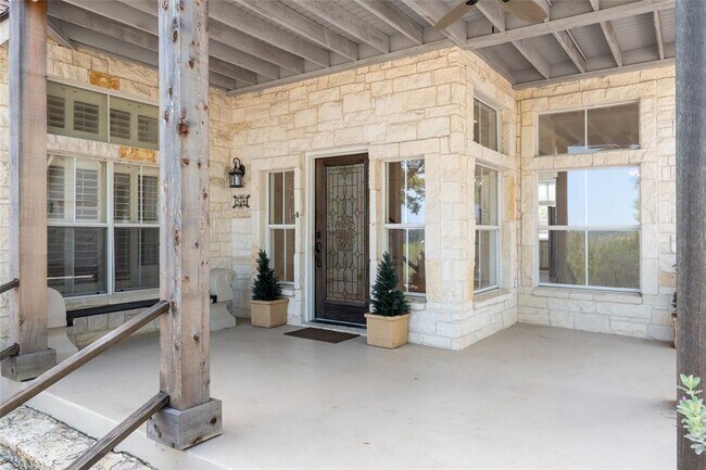 Foto del edificio - 54 Saddle Rock Ridge St
