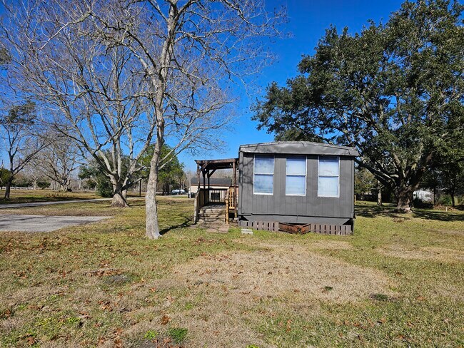 Building Photo - 2267 FM 1462