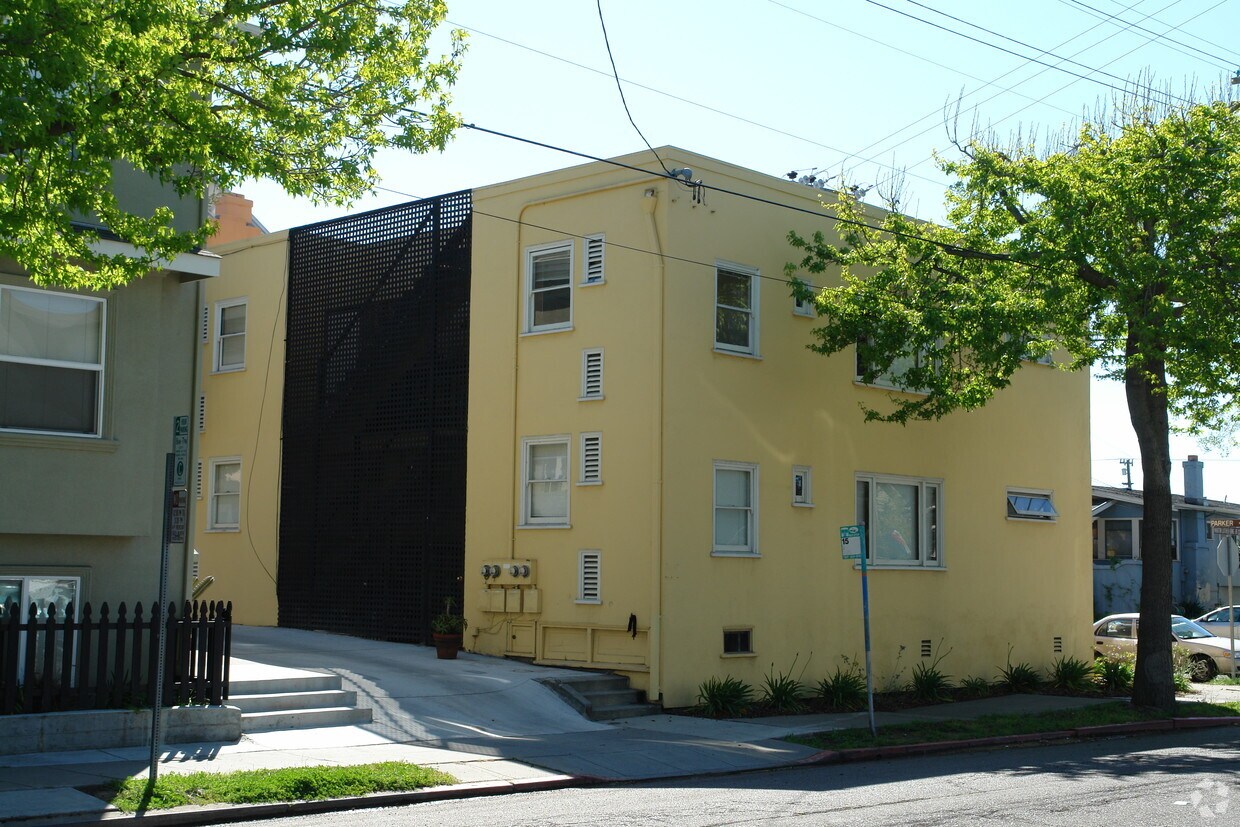 Building Photo - 1901 Parker St