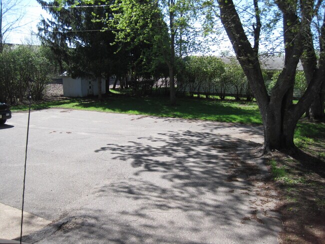 Foto del edificio - 2319 N Hillcrest Pky
