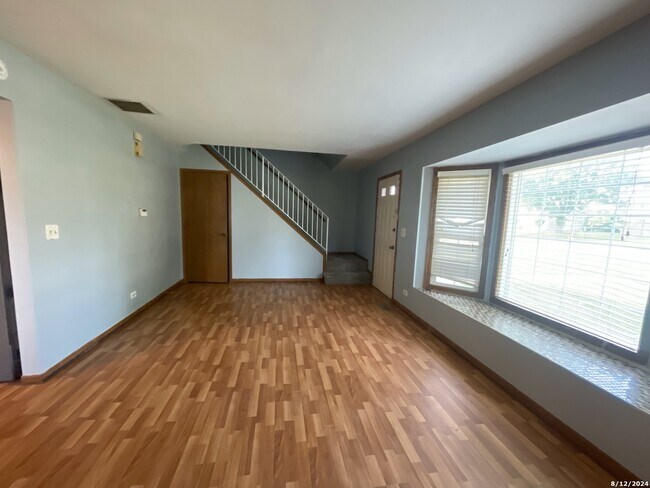 Building Photo - 123 S Hale Ave
