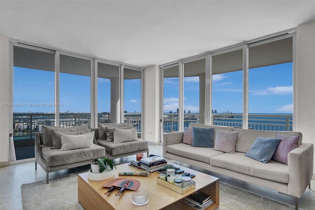Building Photo - 848 Brickell Key Dr
