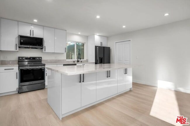 Foto del edificio - 10880 Tennessee Ave