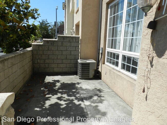 Building Photo - 3 br, 2.5 bath House - 112 W. Douglas Avenue