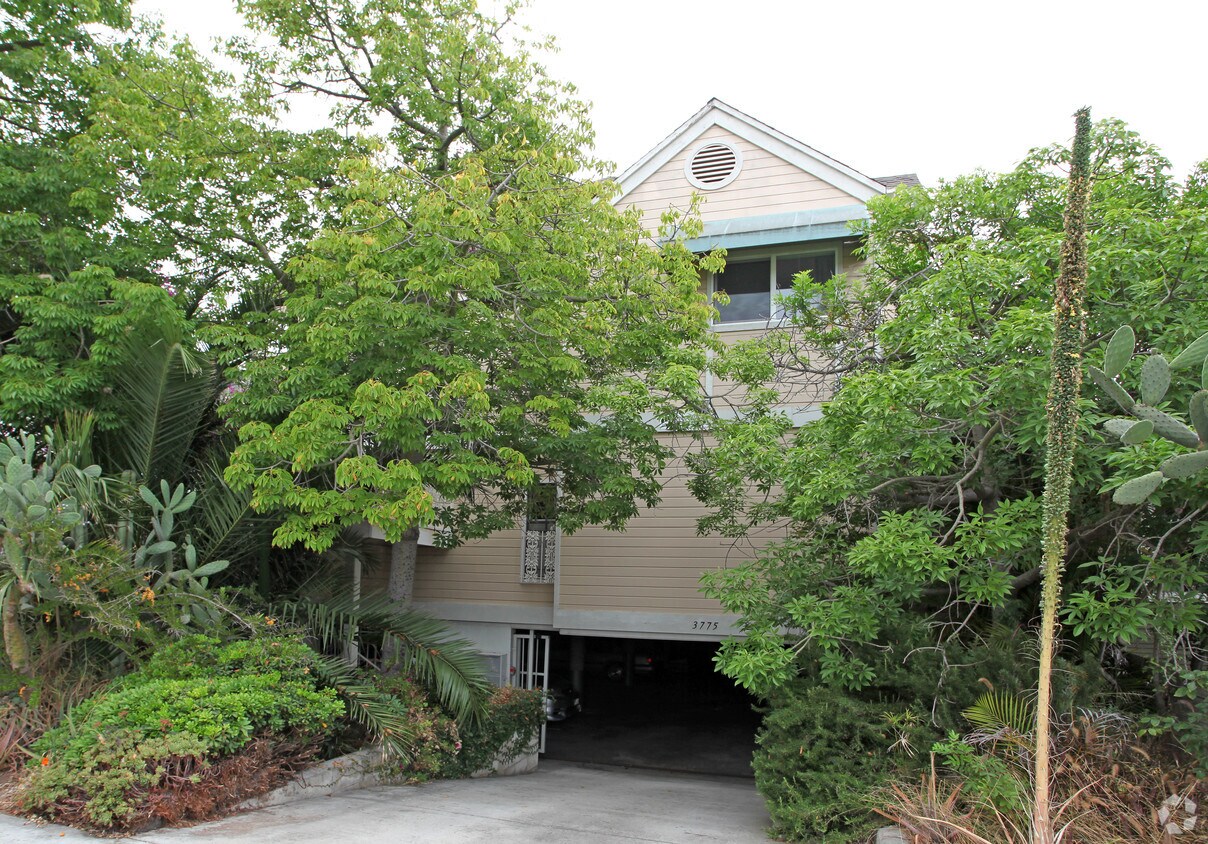 Building Photo - 3775 3rd Ave