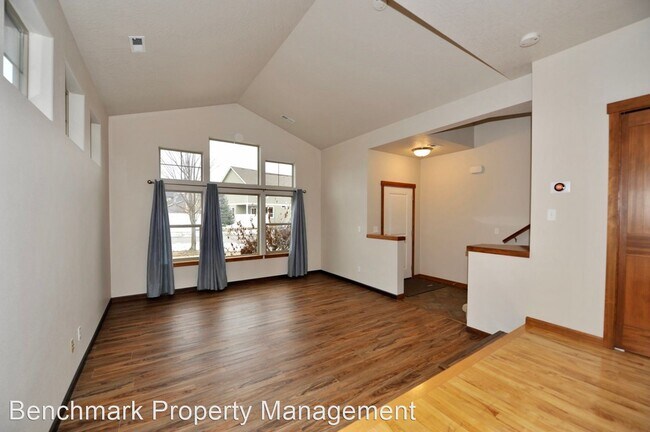 Foto del edificio - 3 br, 2.5 bath House - 6605 N Madellaine D...