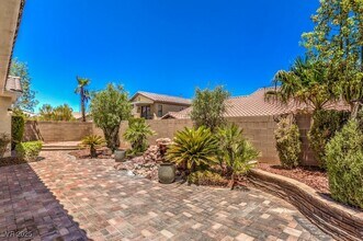 Building Photo - 7580 Rockhampton Ave Building Photo - 7580 Rockhampton Ave