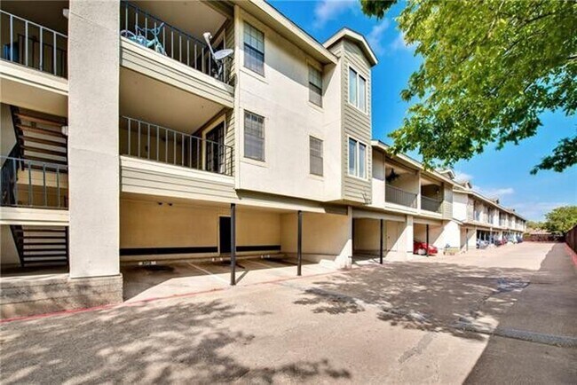 Community Photo - 9611 Walnut St
