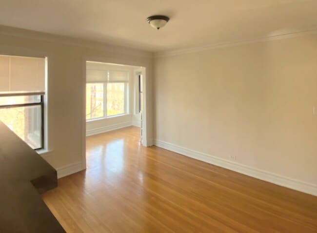 Building Photo - 5403 S Harper Ave