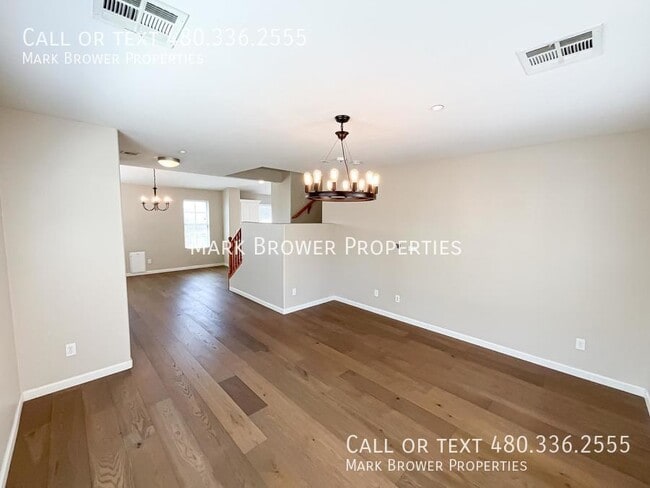 Building Photo - 2751 E Bart St