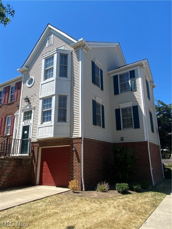 Foto del edificio - 8333 Beacon Pl