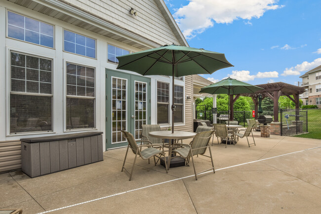 Pool Grilling Area - Blackhawk Trails Apartments