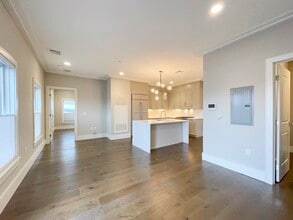 Building Photo - 214 Market St