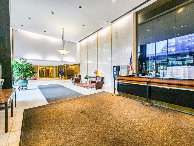Foto del edificio - 5701 N Sheridan Rd