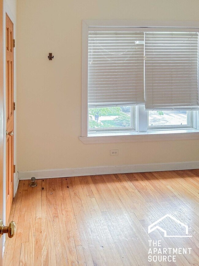 Foto del edificio - 4700 N Winchester Ave