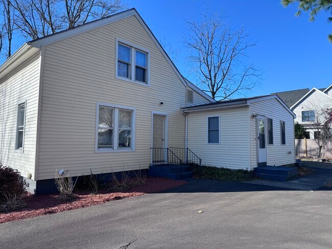 Building Photo - 37 Landin St