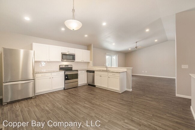 Building Photo - 4 br, 2 bath House - 1639 Garfield Court