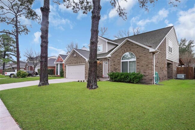 Building Photo - 15327 Hillside Park Way