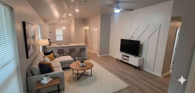 Building Photo - "Spacious 4-Bedroom Gem with 2 Full Baths in Prime Memphis Location!"