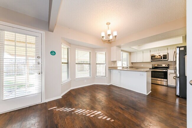 Foto del edificio - 1402 Sayles Ave