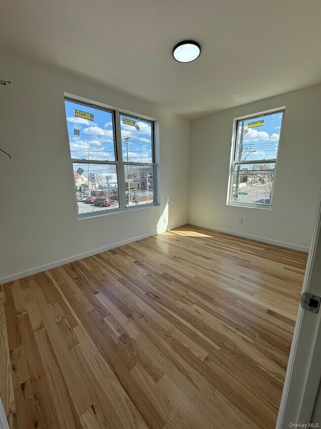 Foto del edificio - 861 Castle Hill Ave