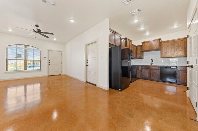 Foto del edificio - Brand New Duplex