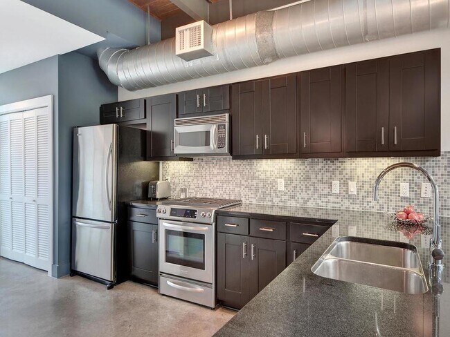 Foto del edificio - 2205 N Lamar Blvd