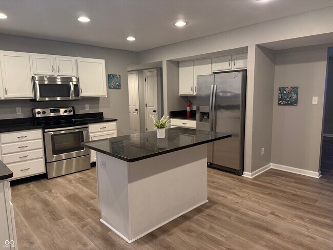 Foto del edificio - 6521 Rushing River