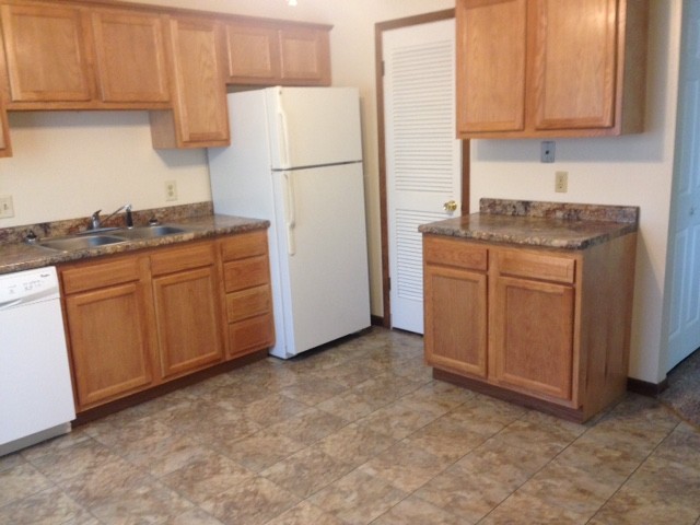 kitchen - 800 State Hwy 105