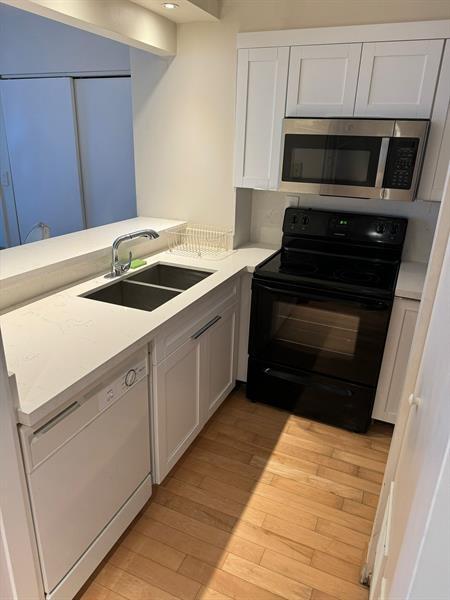 Building Photo - 540 Brickell Key Dr