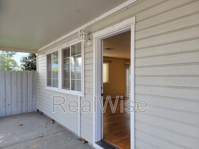 Foto del edificio - 1527 Hamilton Ln