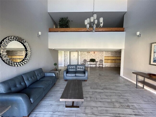 Foto del edificio - 230 Lakeview Dr