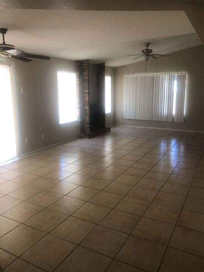 10022 W Montecito Ave, Phoenix, AZ 85037 House for Rent in Phoenix