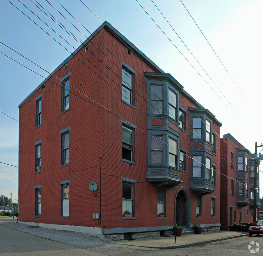 Building Photo - 1725-1727 Madison Ave