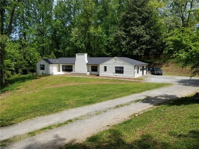 Building Photo - 4465 Peachtree Dunwoody Rd