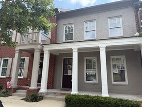 Building Photo - 2306 Clare Park Dr
